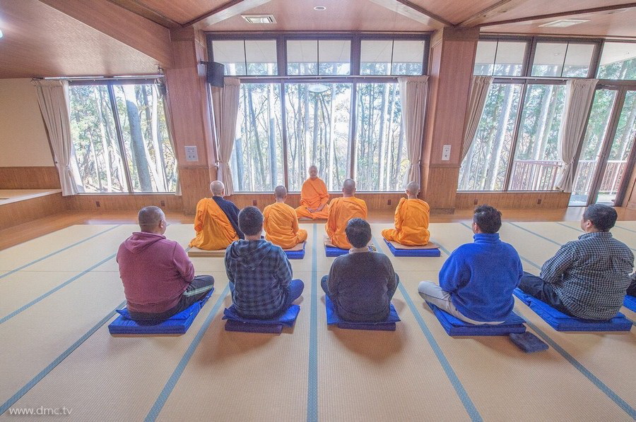 580411-Meditation-retreat-japan_104.jpg
