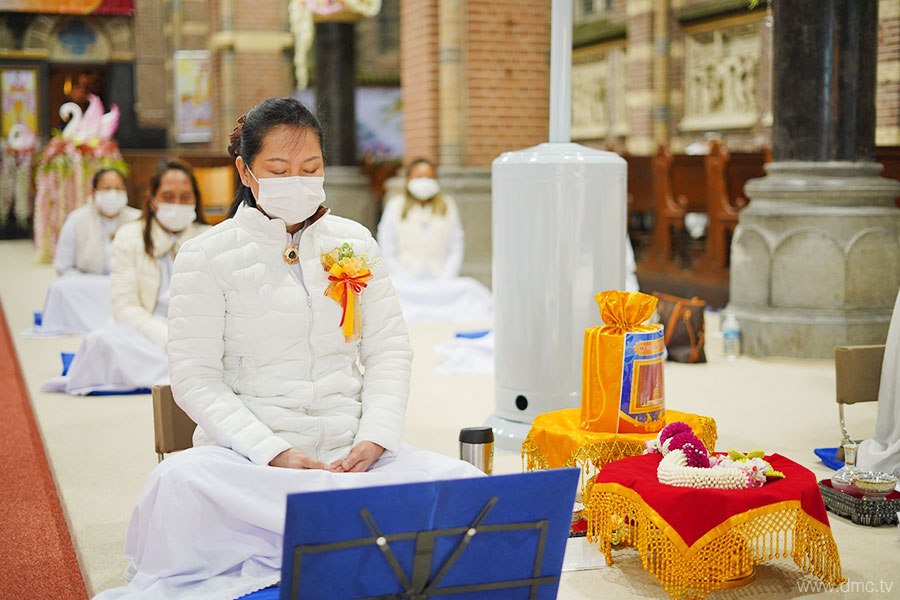 พิธีบูชาข้าวพระ ณ วัดพระธรรมกายเนเธอร์แลนด์